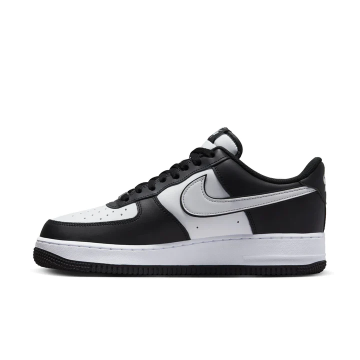 Mens AIR FORCE 1 '07 Shoe thumbnail 2